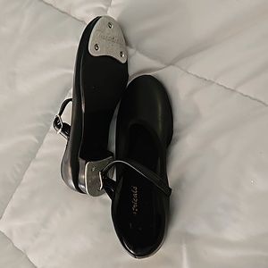 Theatricals Girls black tap dance shoes 11